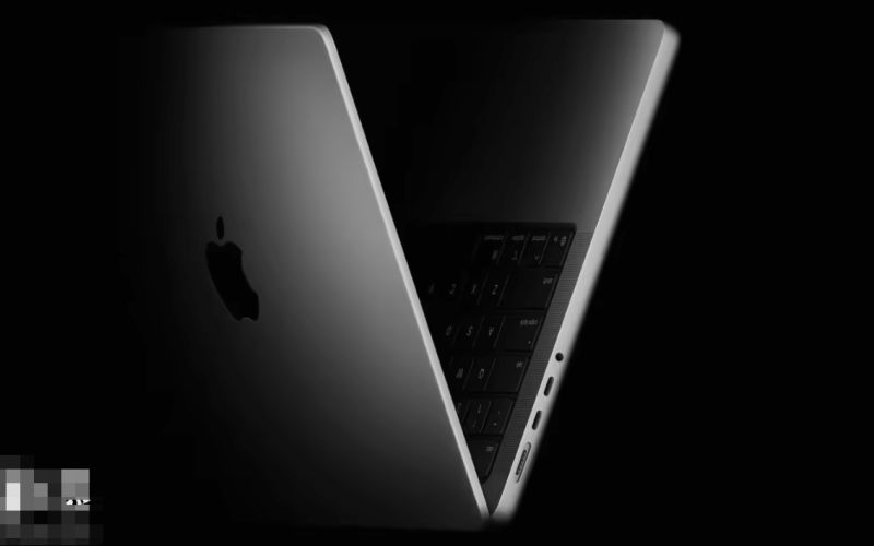 Apple M5 MacBook Pro makes noise, Apple Store refuses to exchange.