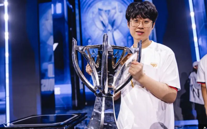 T1 won the championship even without Zeus! Zeus is rumored to be joining an LPL powerhouse.